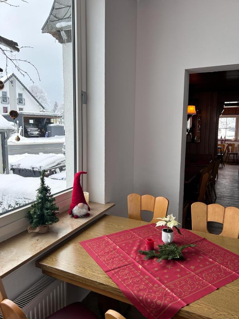 Haus Astenblick In Winterberg Fuer Bis Zu 35 Personen Fuer Wanderveranstaltungen Und Familienfeiern Exterior foto