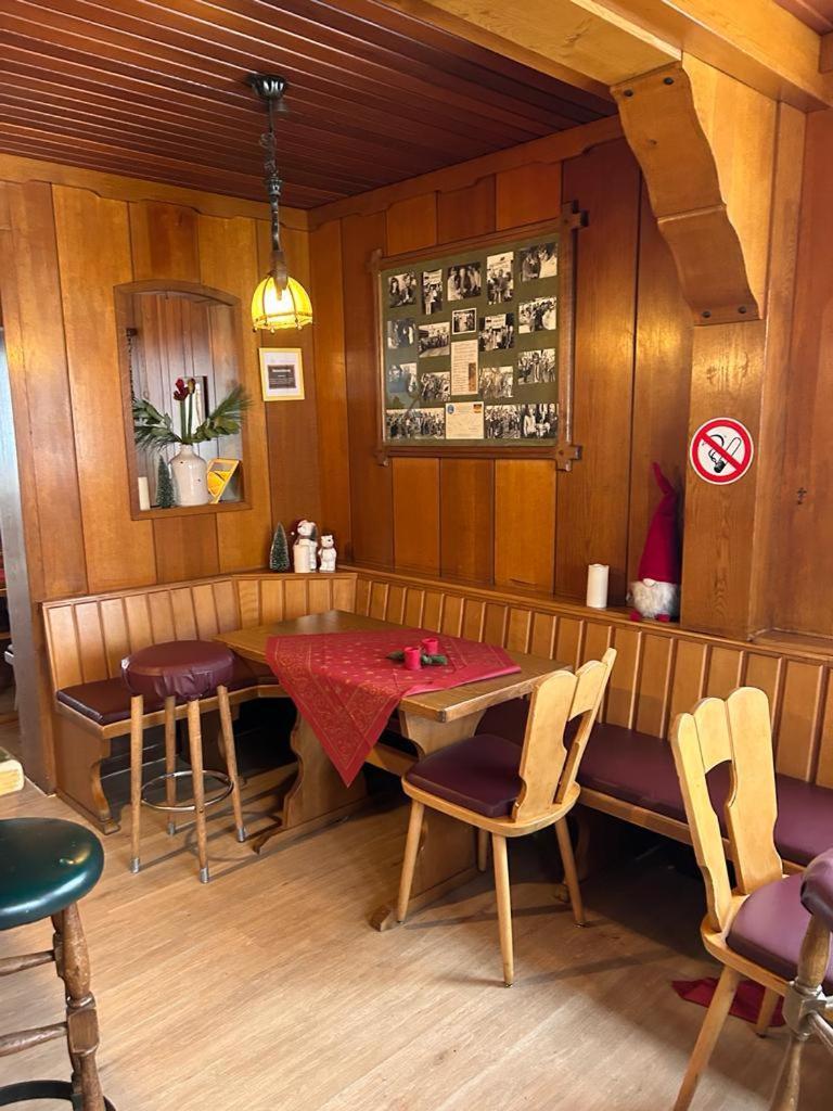 Haus Astenblick In Winterberg Fuer Bis Zu 35 Personen Fuer Wanderveranstaltungen Und Familienfeiern Exterior foto