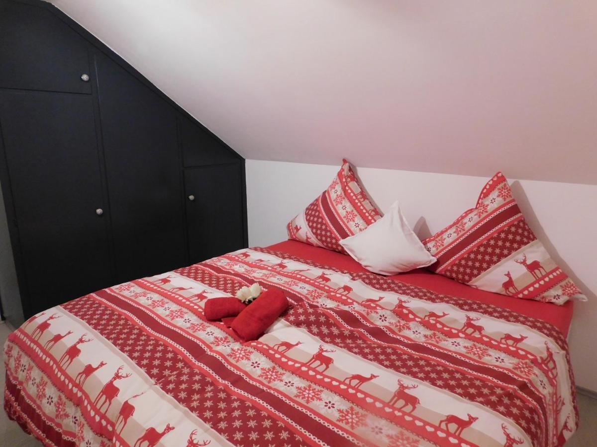 Haus Astenblick In Winterberg Fuer Bis Zu 35 Personen Fuer Wanderveranstaltungen Und Familienfeiern Exterior foto