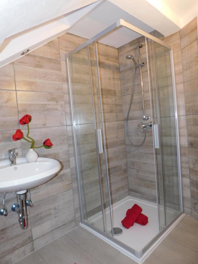 Haus Astenblick In Winterberg Fuer Bis Zu 35 Personen Fuer Wanderveranstaltungen Und Familienfeiern Exterior foto
